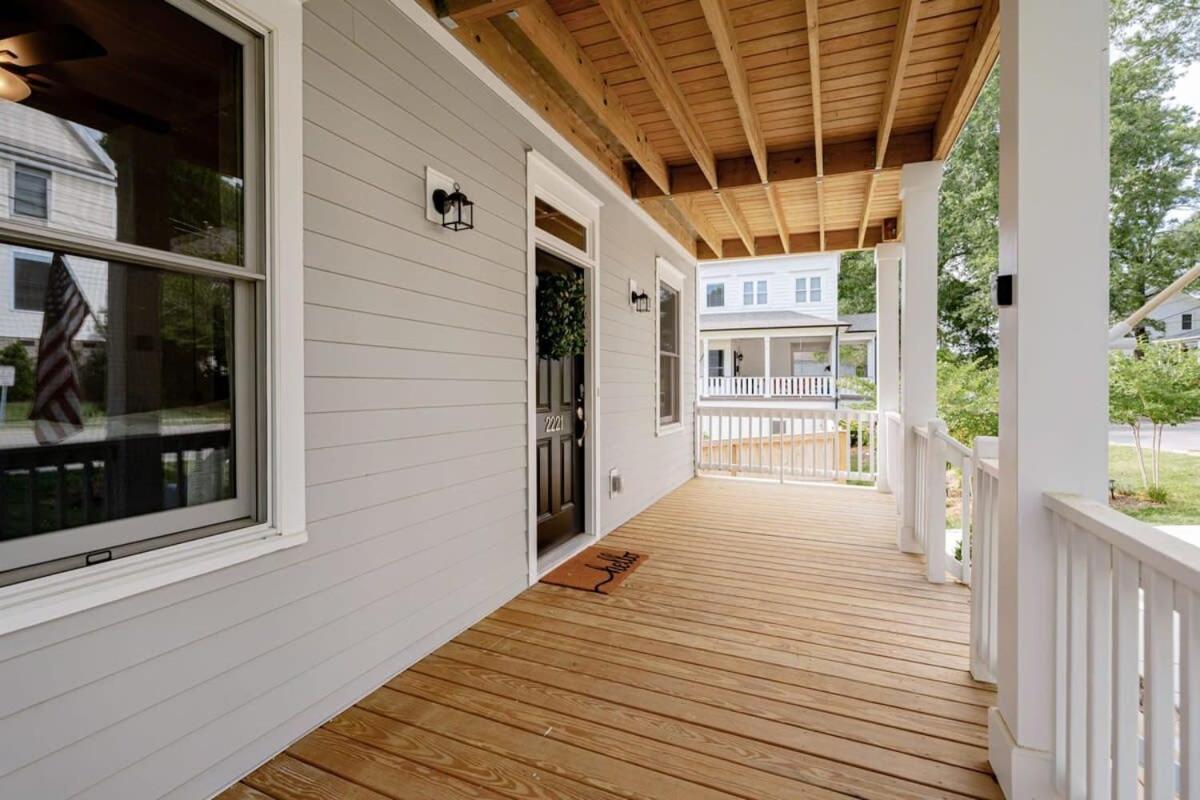 Holiday home Midtown Walking To Dining Elmwood Park Retreat *