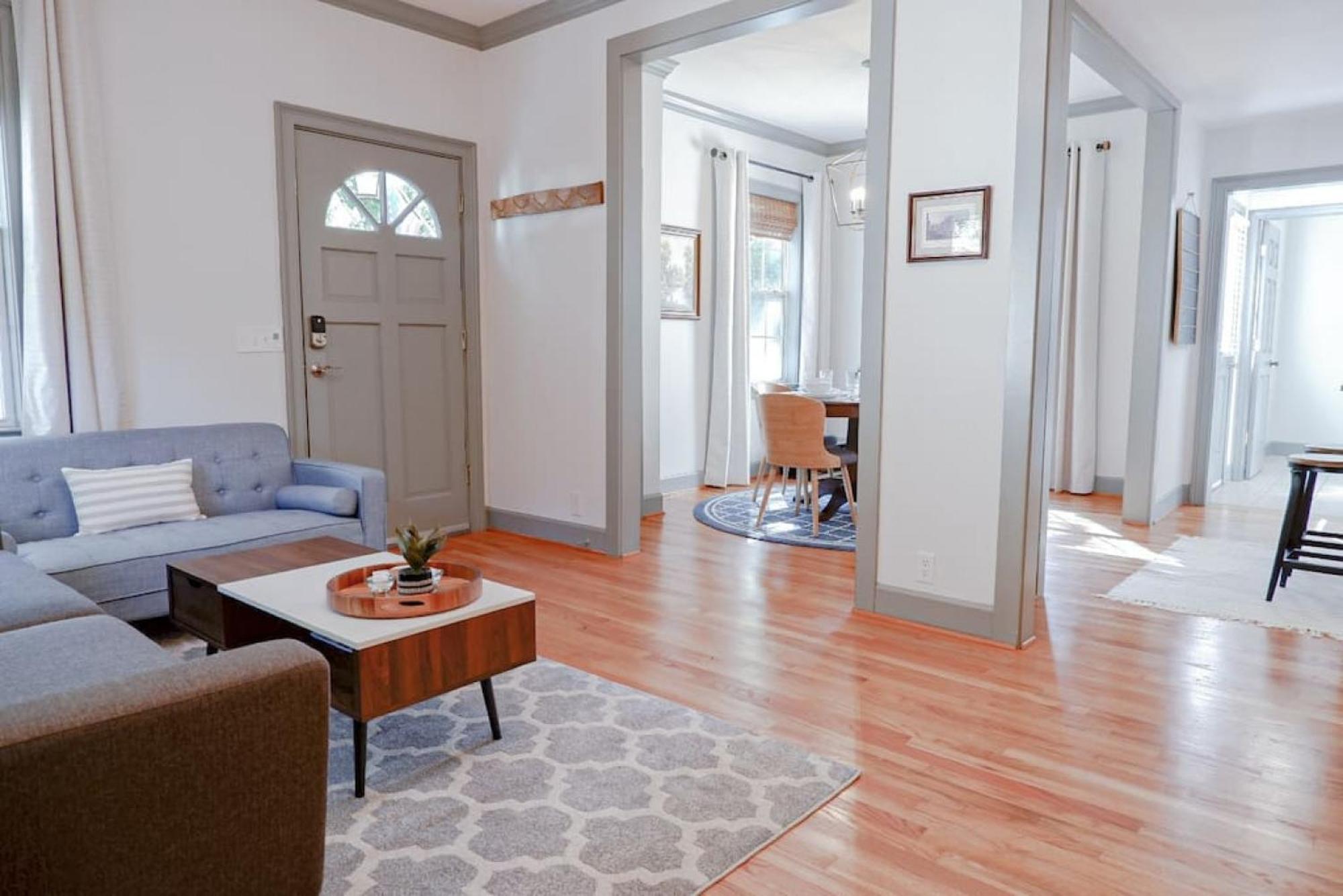 Elegant Charleston Style * Columbia