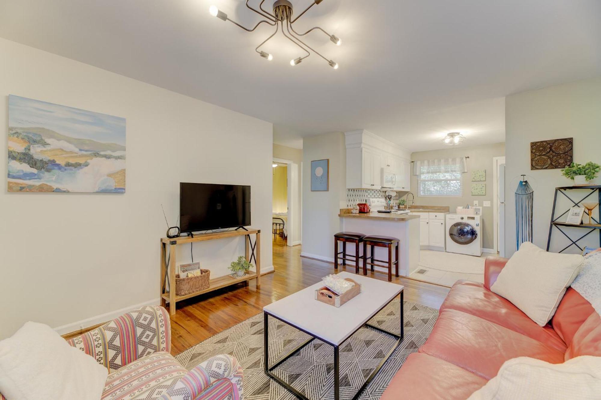 Comfy And Convenient Apartment Columbia