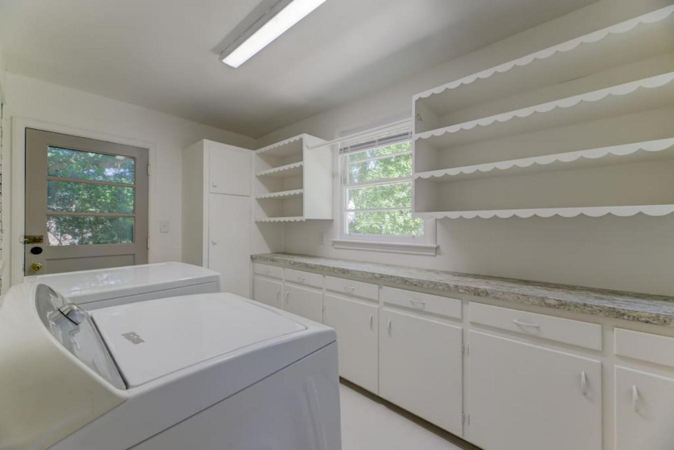Homey 3bd Columbian Getaway Apartment