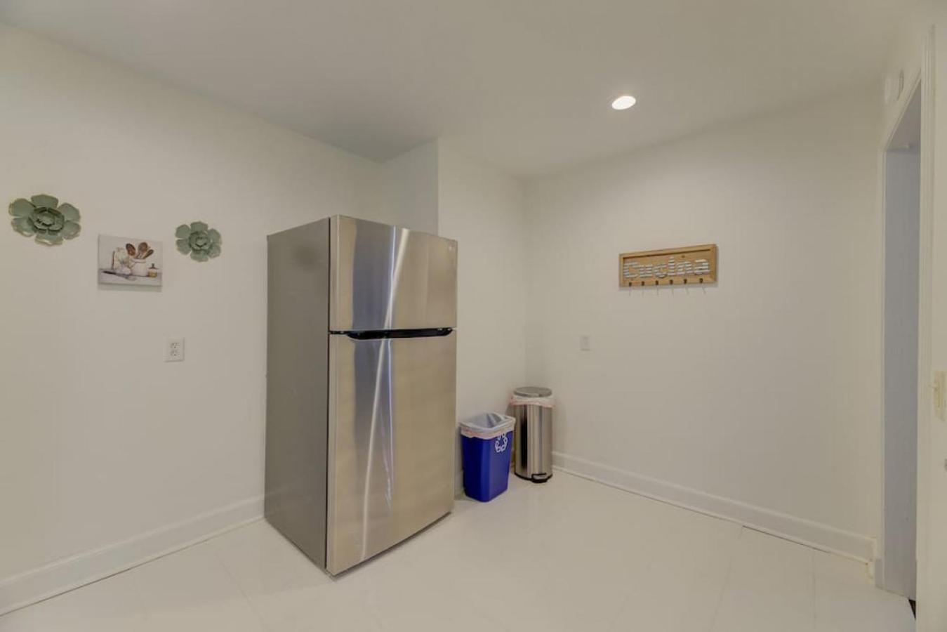 Apartment Homey 3bd Columbian Getaway *