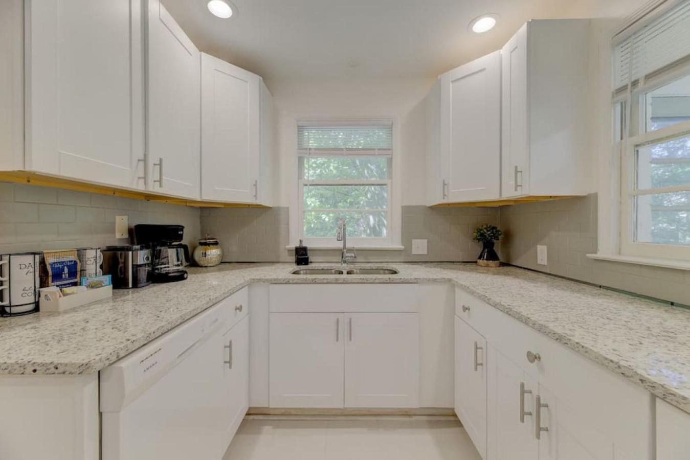 Homey 3bd Columbian Getaway *