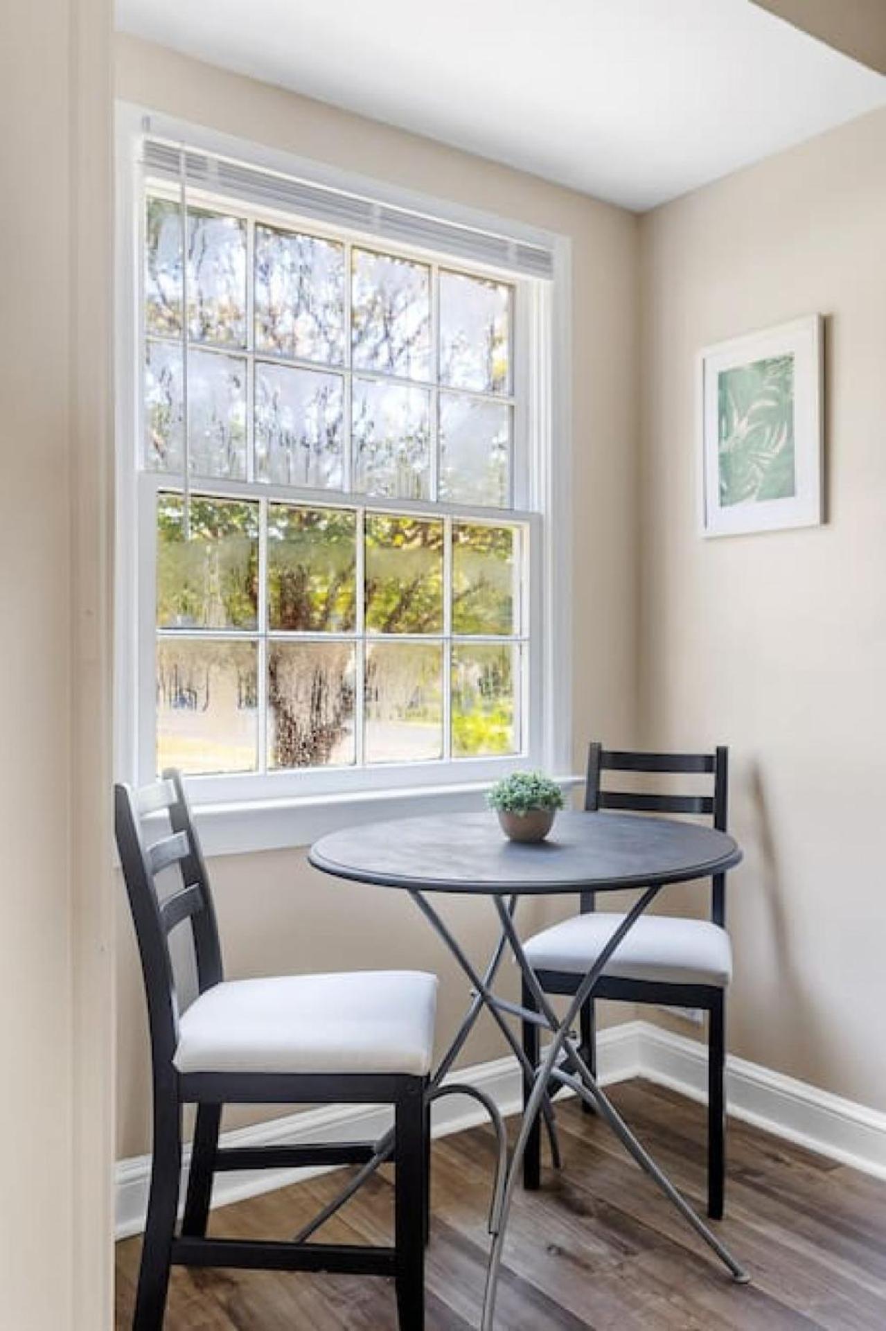Humble On Harrison Holiday home