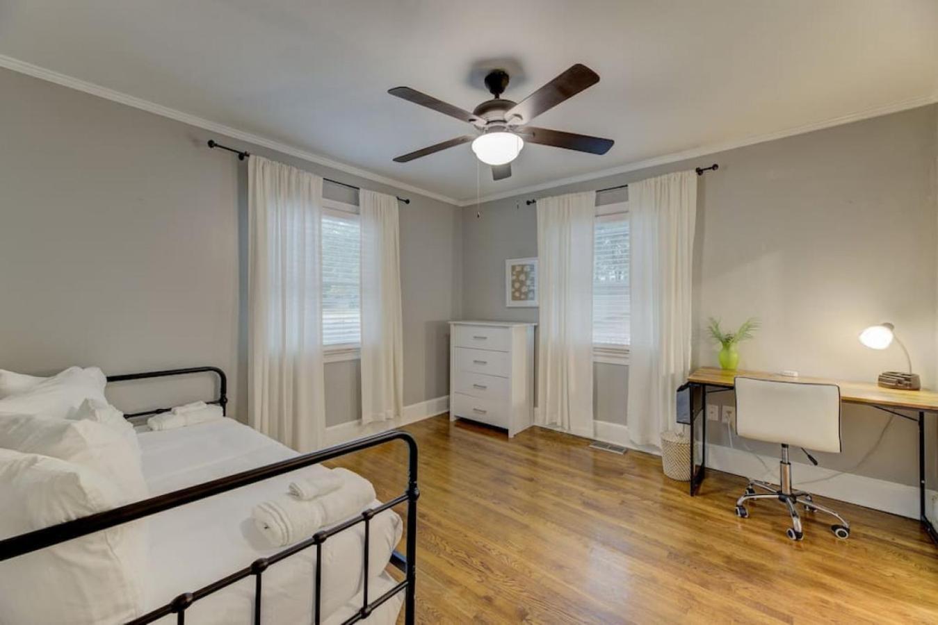 Lounge On Lincoln-pet Friendly Holiday home