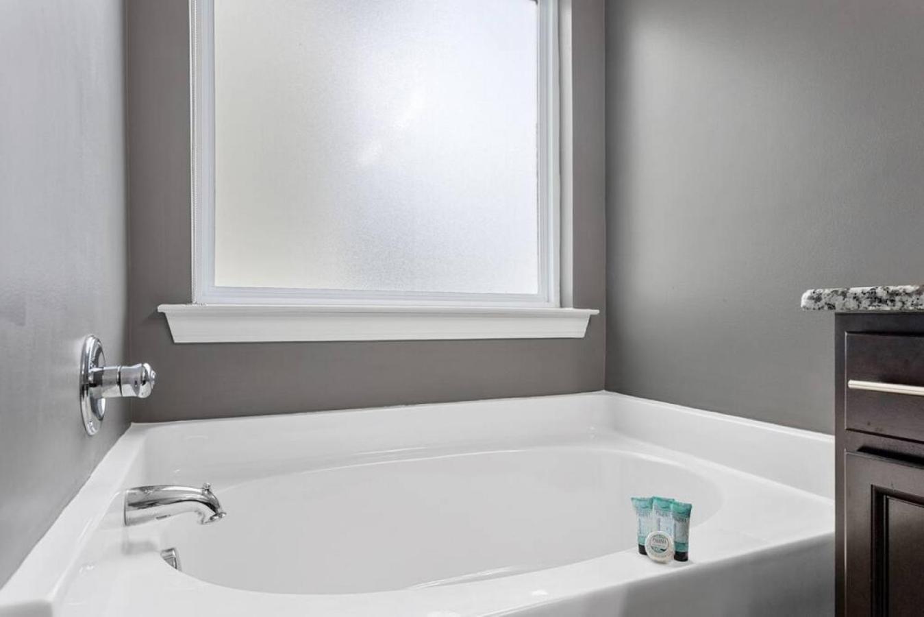 Contemporary 3br *