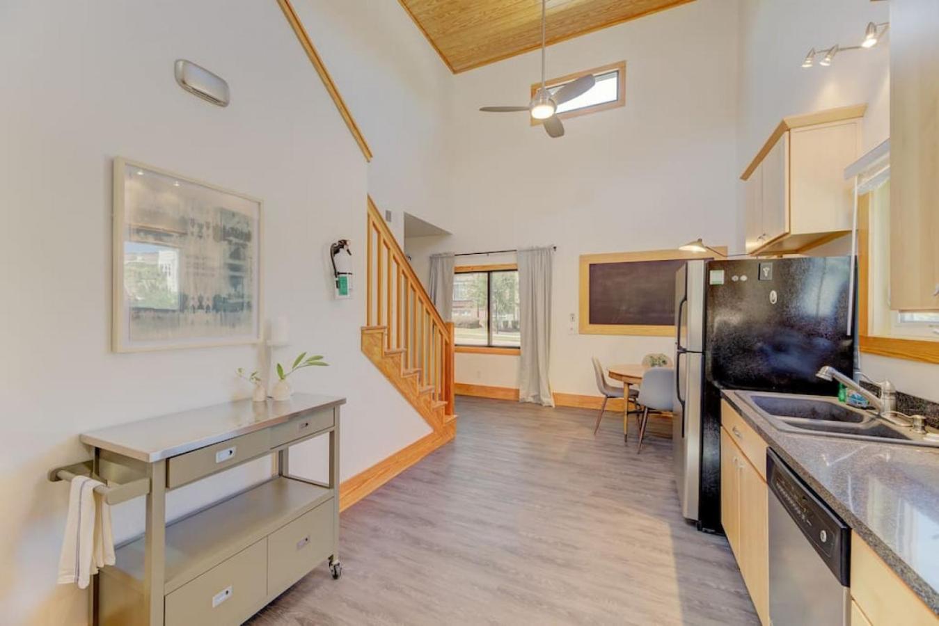 The Workspace Warehouse Holiday home Columbia
