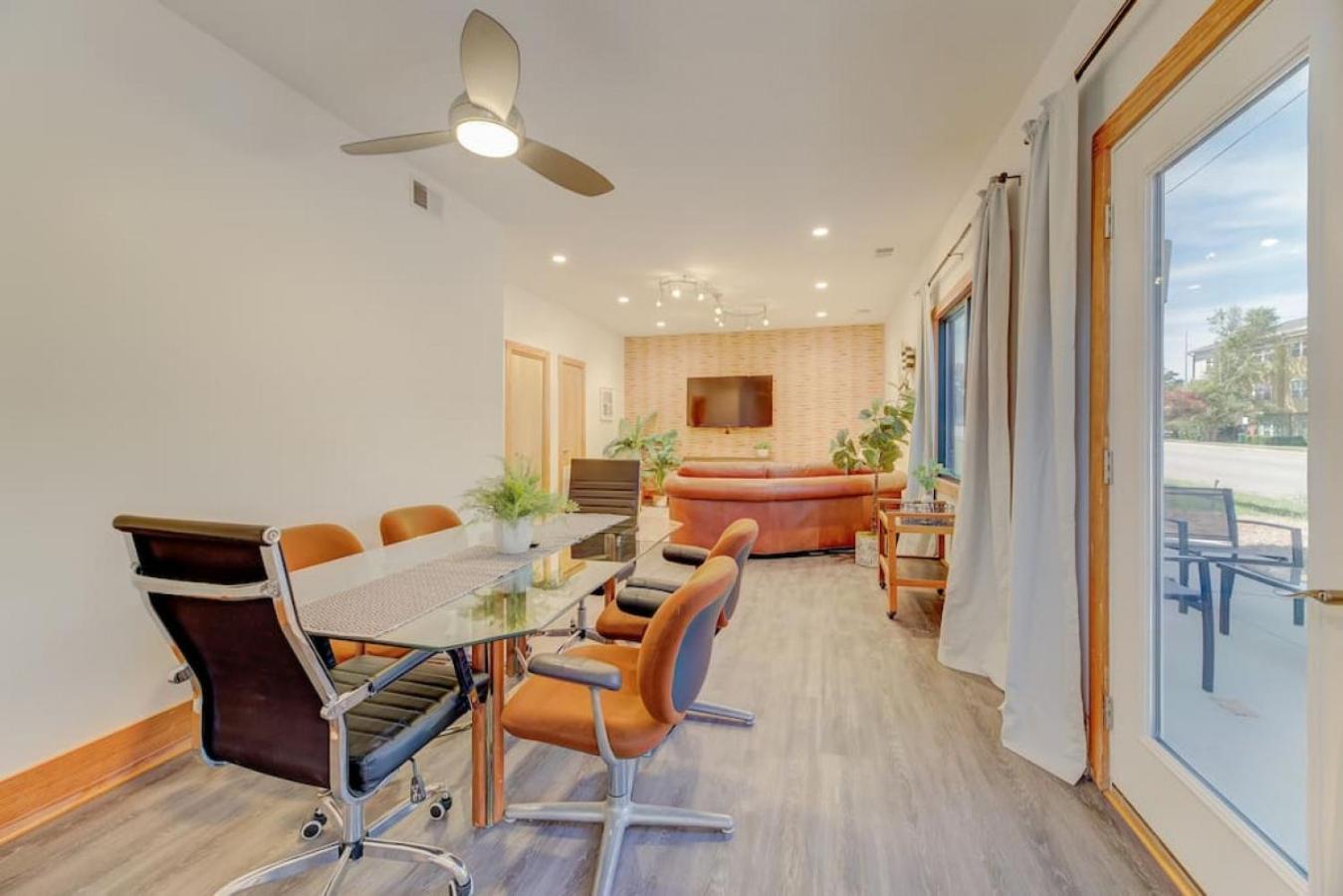 The Workspace Warehouse Holiday home Columbia