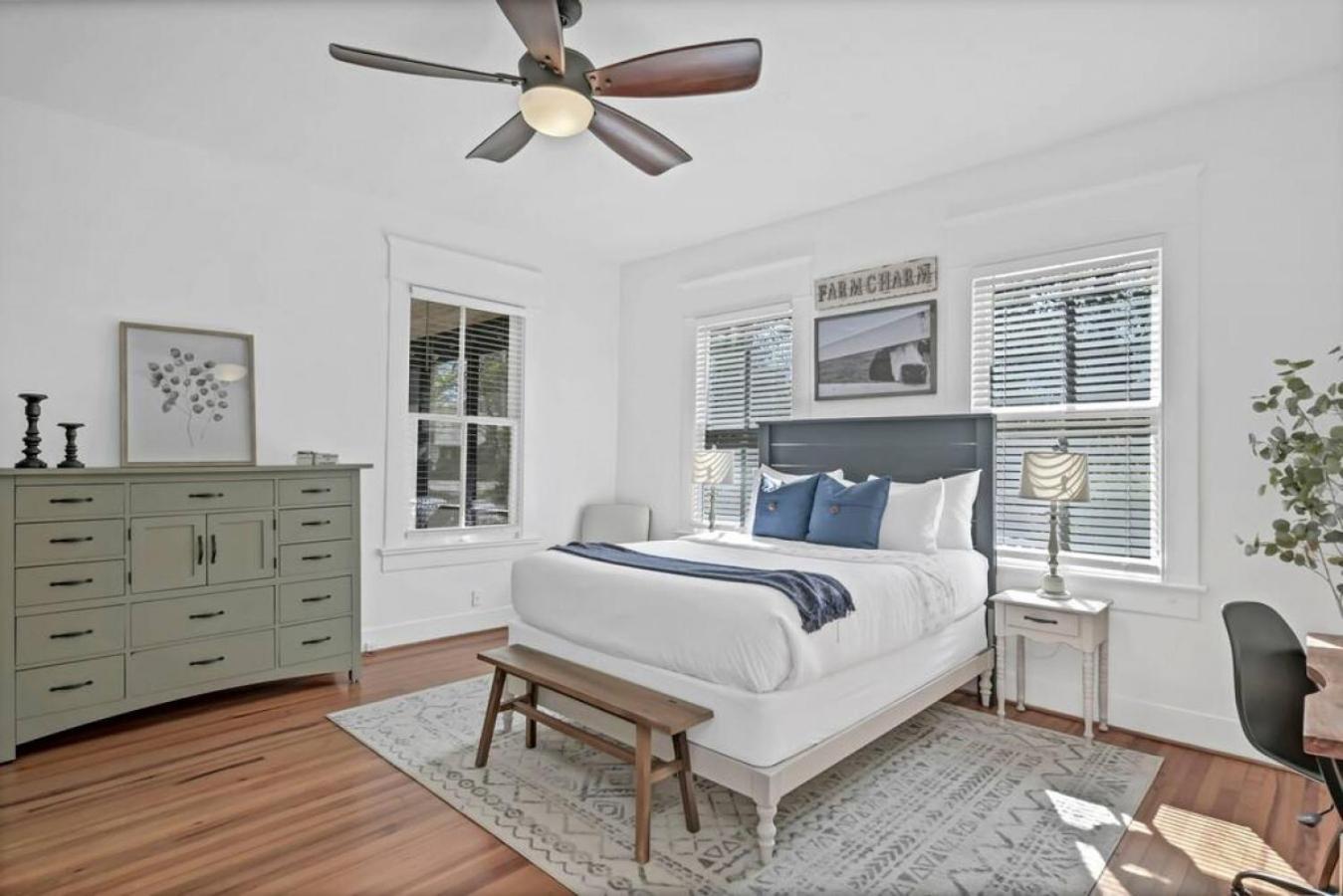 Apartment Downtown Farm Charm *