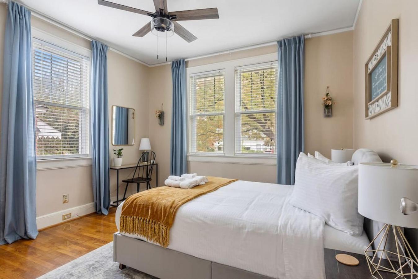 Lush 4br On Lincoln *