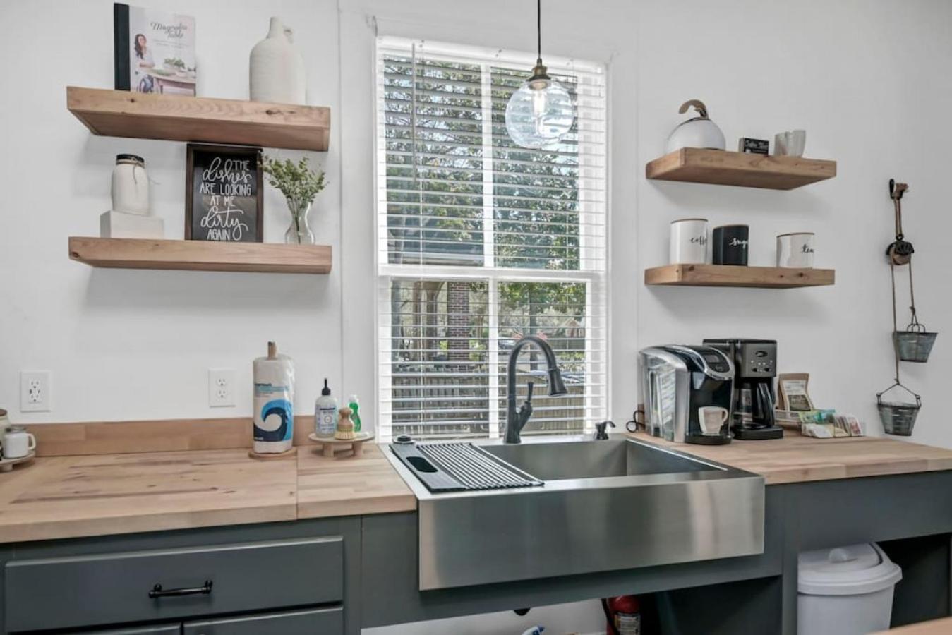 Downtown Farm Charm Apartment *