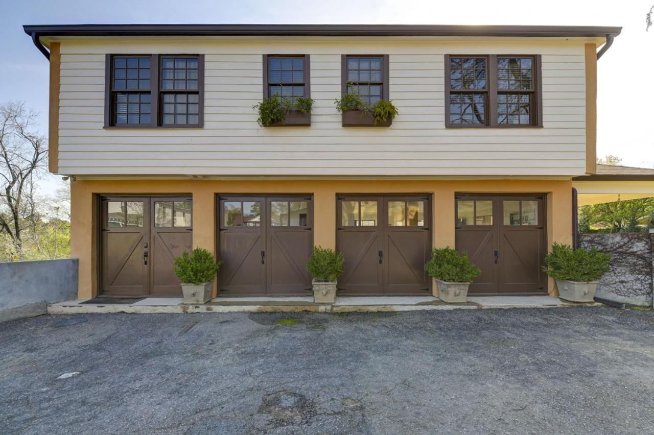 Historic Carriage House *
