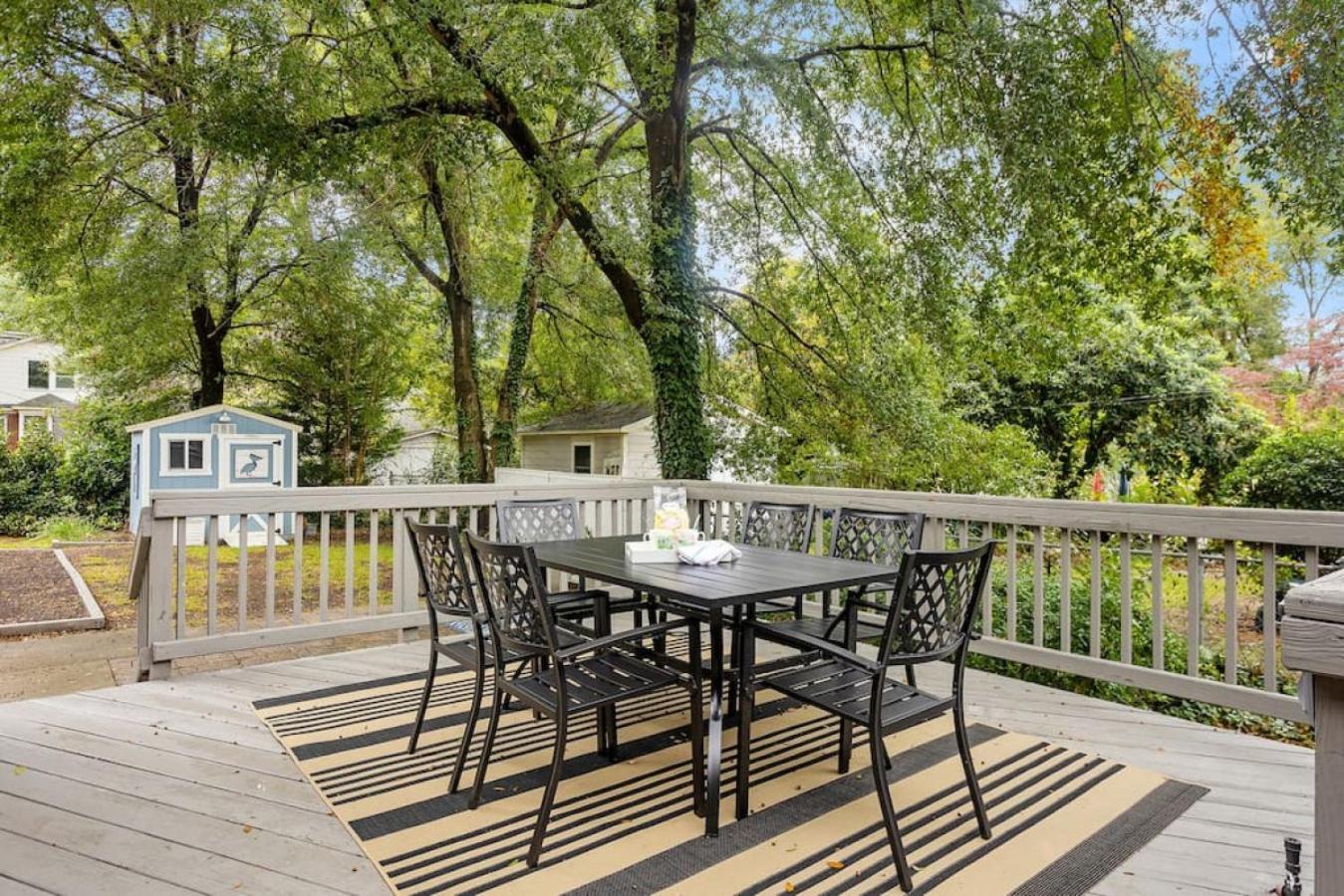 Holiday home Lush 4br On Lincoln Columbia
