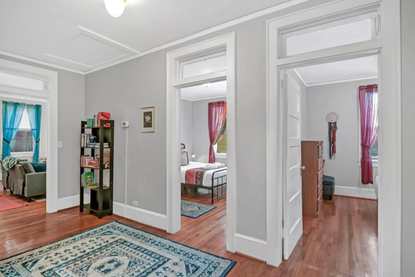 Unique 3br - Sleeps 6 *