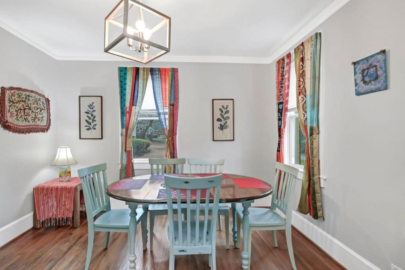 Unique 3br - Sleeps 6 *
