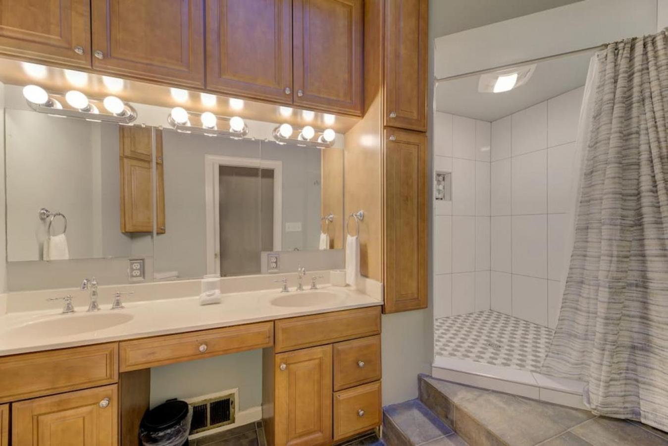 Rose Hill Retreat-mins To Usc Holiday home