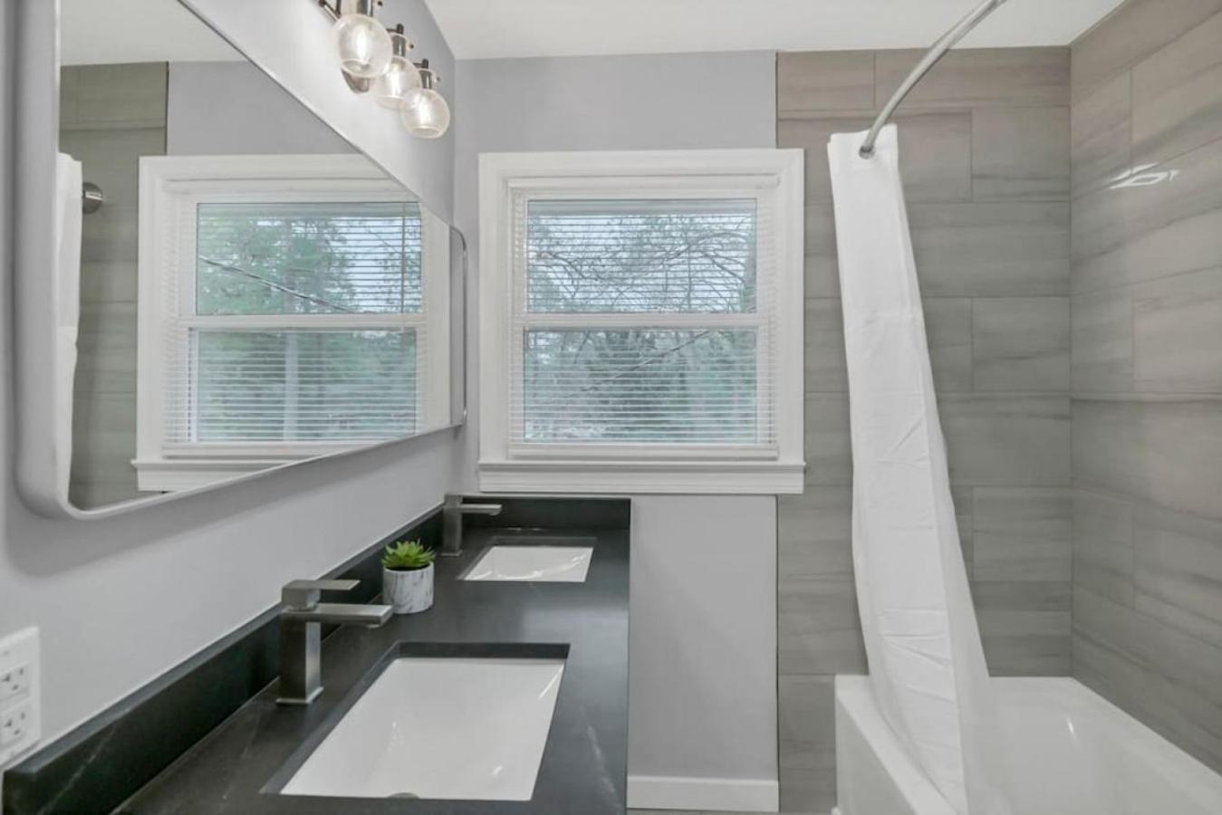 Holiday home Pristine 3br-centrally Located Columbia