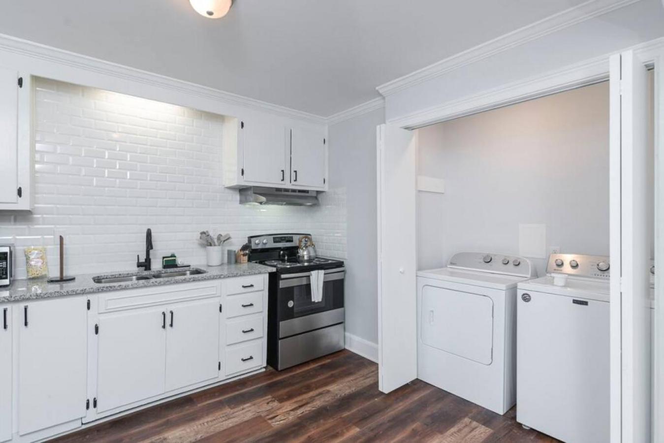 Carter Main And Guest Unit Holiday home