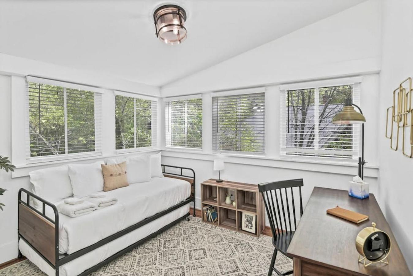 Melrose Heights 3br