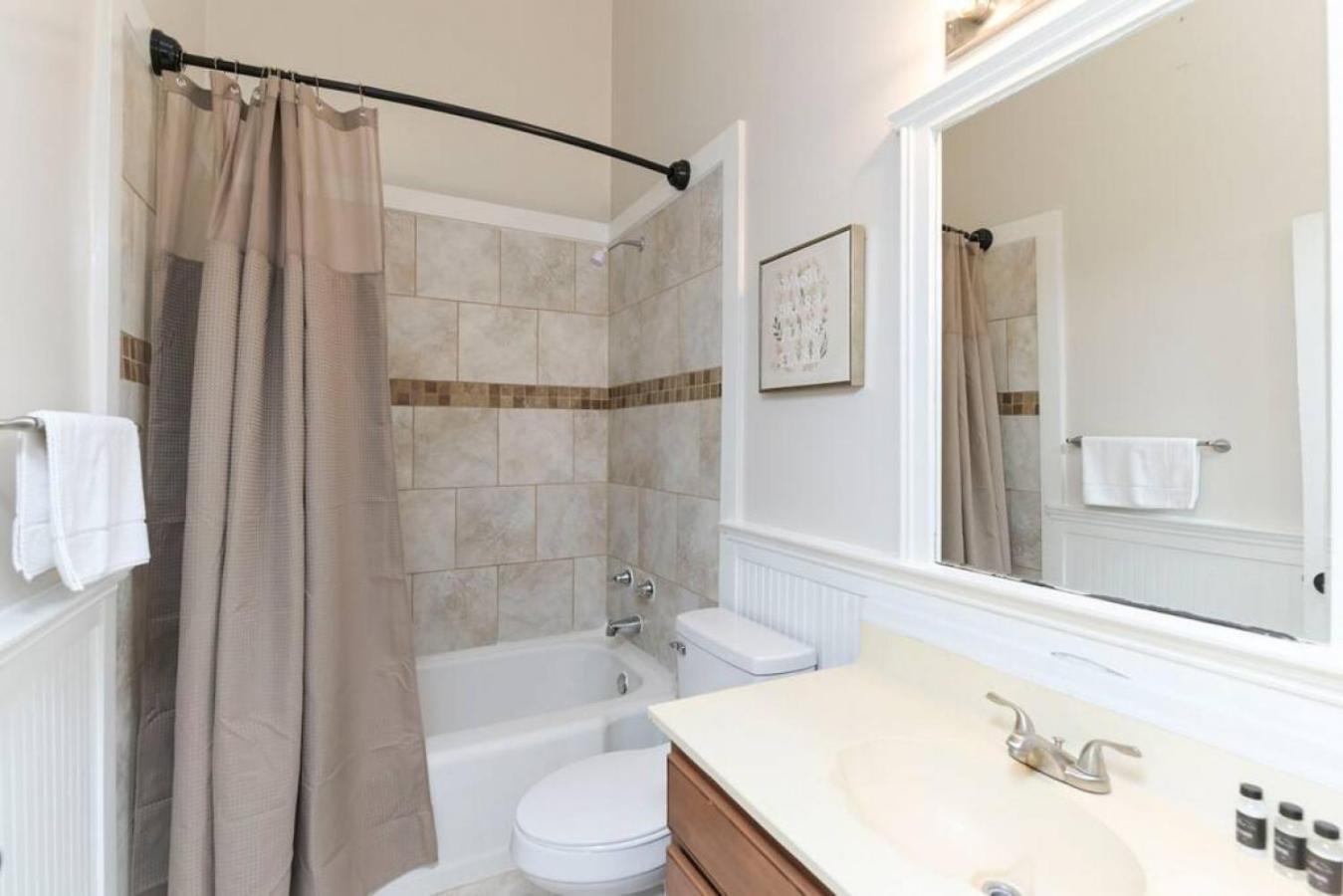 Spacious 5br - Pet Friendly Holiday home *