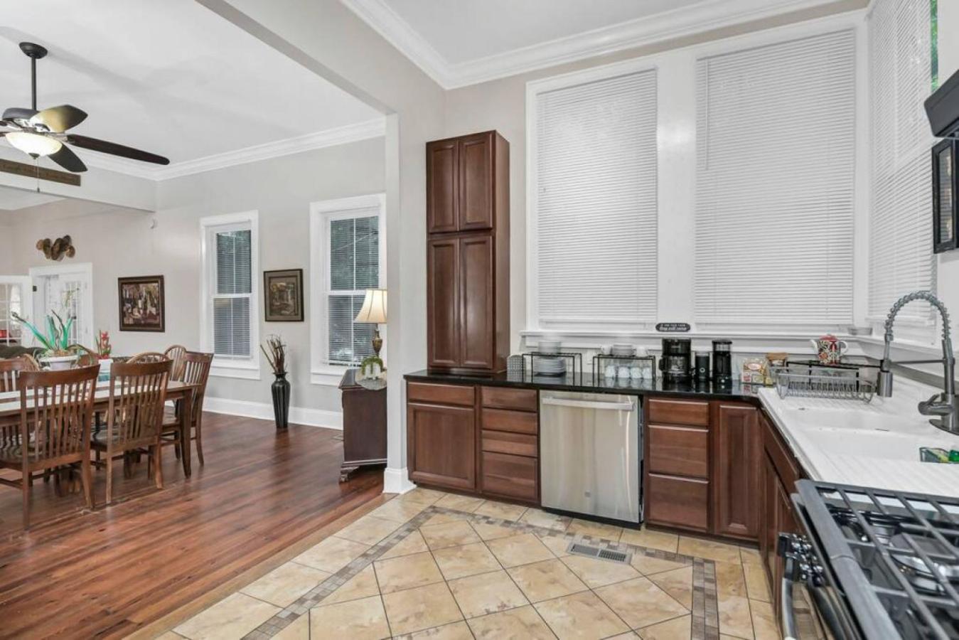 Spacious 5br - Pet Friendly Columbia