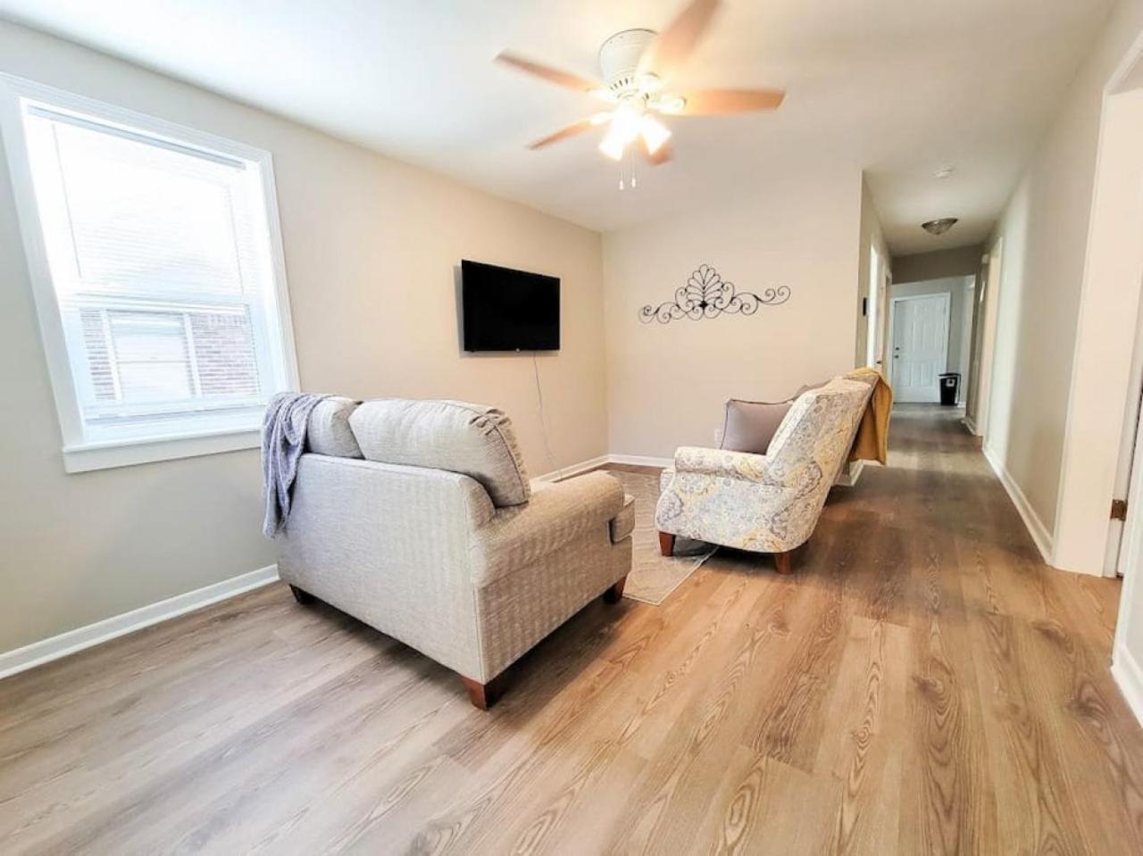2br - Near 5 Points Columbia