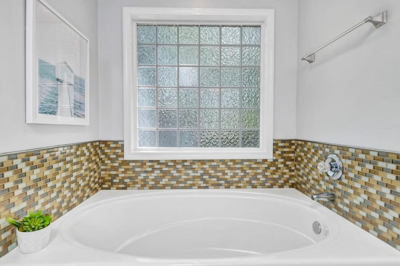 Spacious 4br With Loft Bedroom Columbia