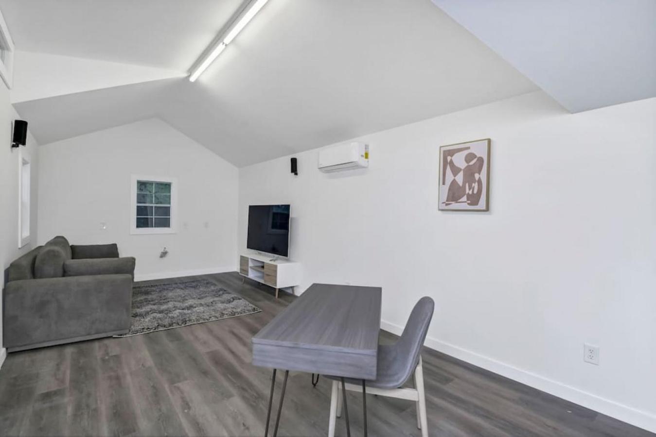 Holiday home Spacious 4br With Loft Bedroom