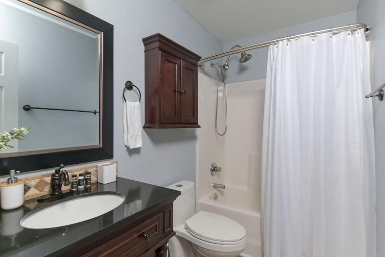 Spacious 4br With Loft Bedroom