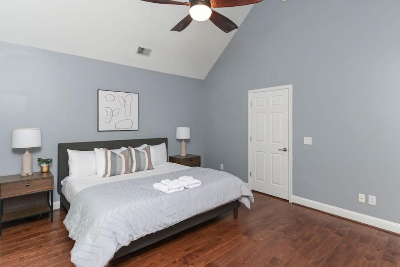 Holiday home Spacious 4br With Loft Bedroom *