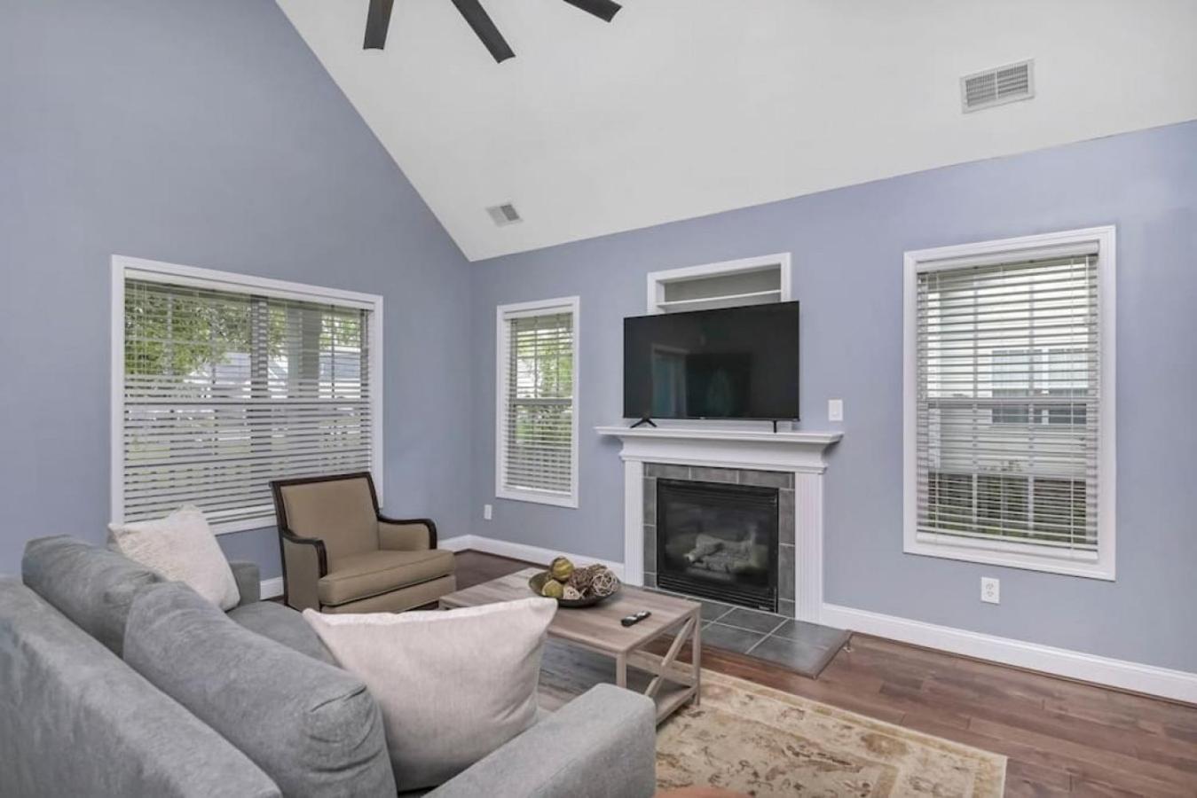 Spacious 4br With Loft Bedroom