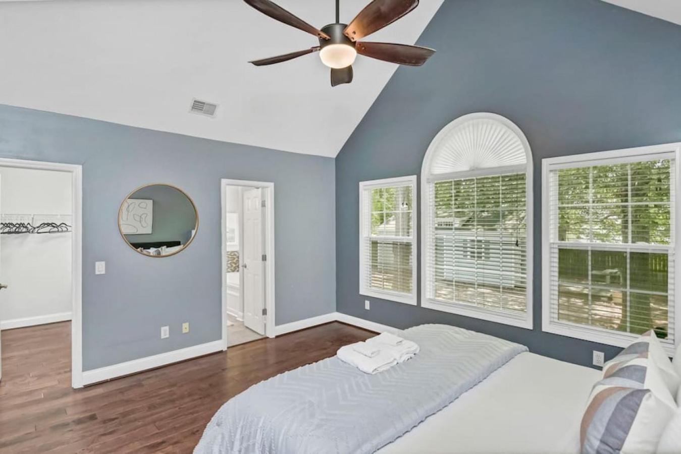 Spacious 4br With Loft Bedroom *
