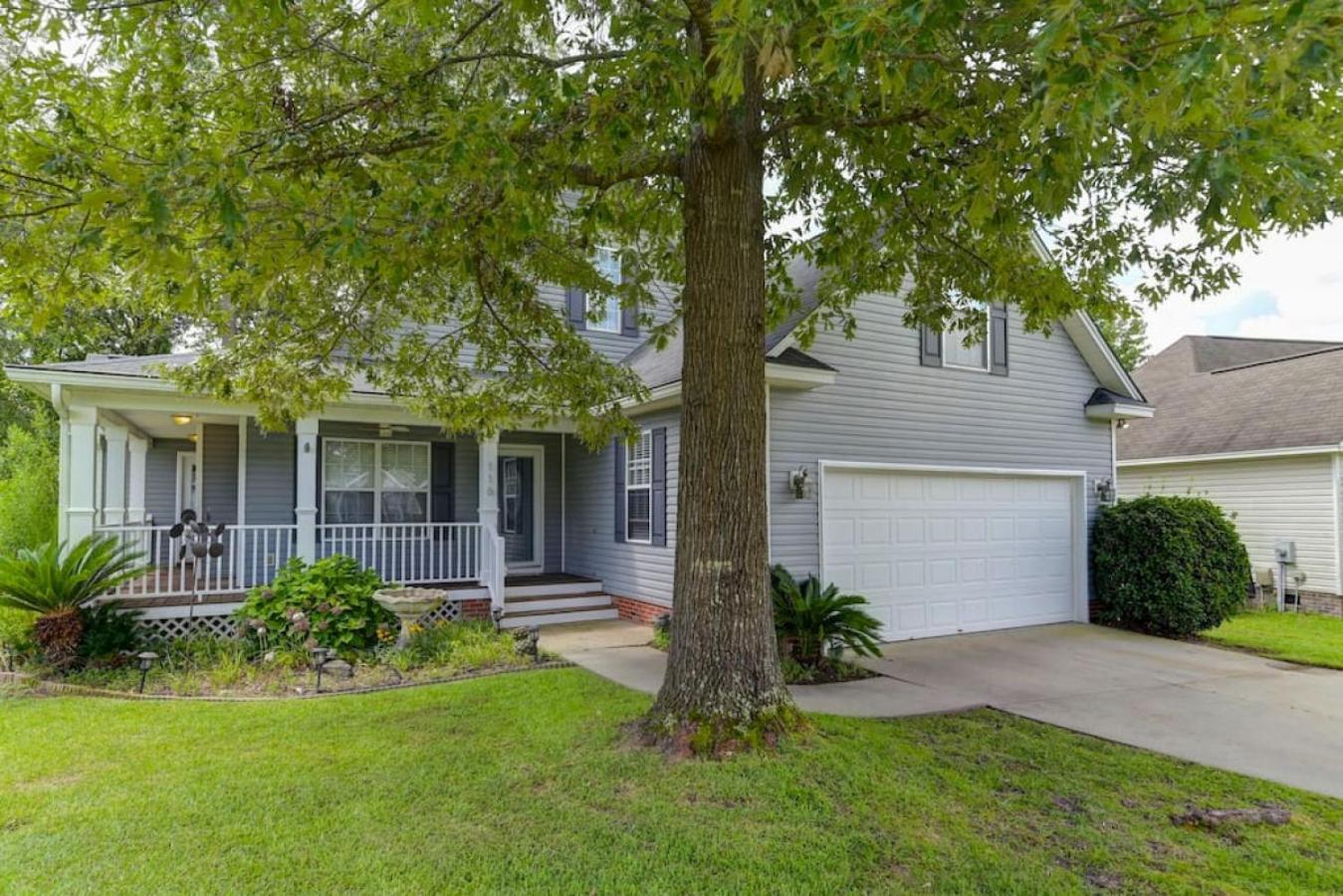 Spacious 4br With Loft Bedroom Holiday home *