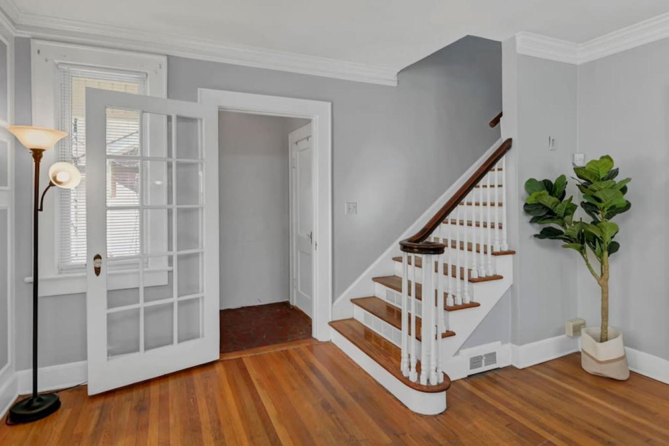 Spacious On Gervais - 4br Columbia