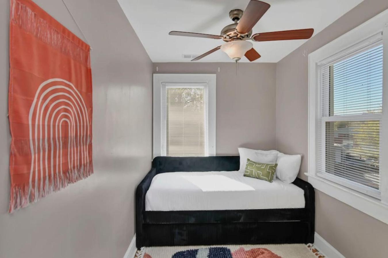 Spacious On Gervais - 4br *