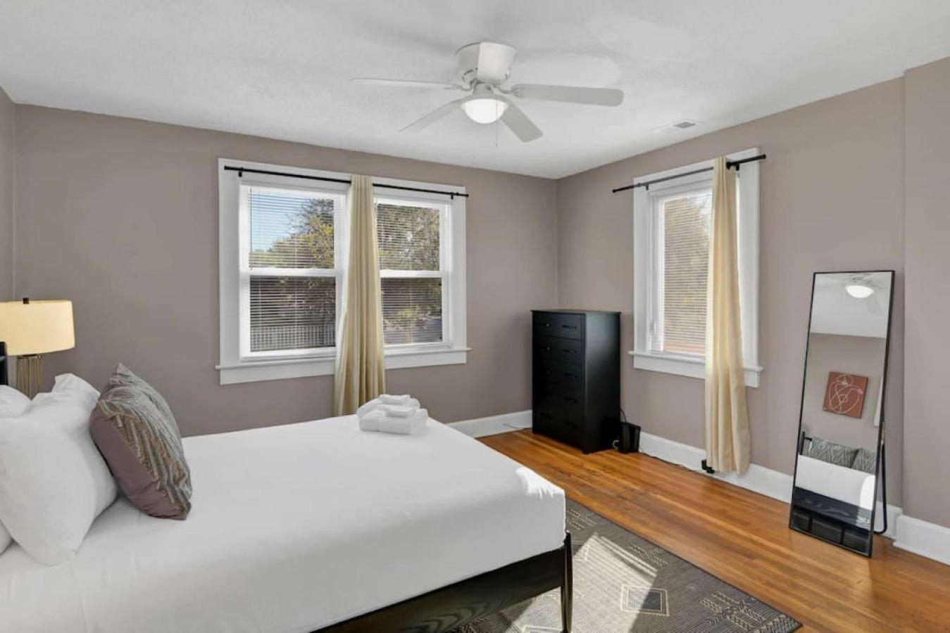 Holiday home Spacious On Gervais - 4br *