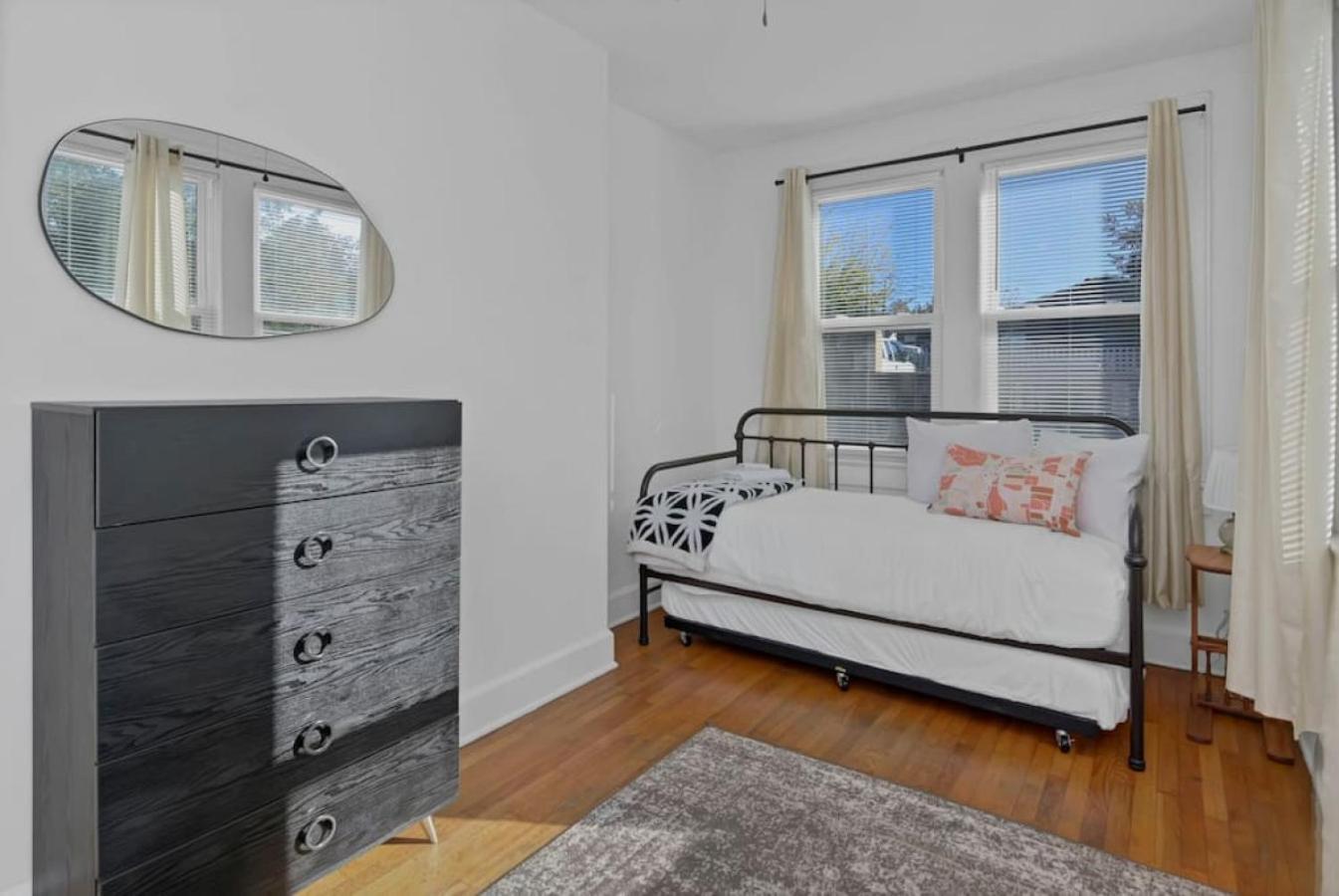 Spacious On Gervais - 4br Holiday home
