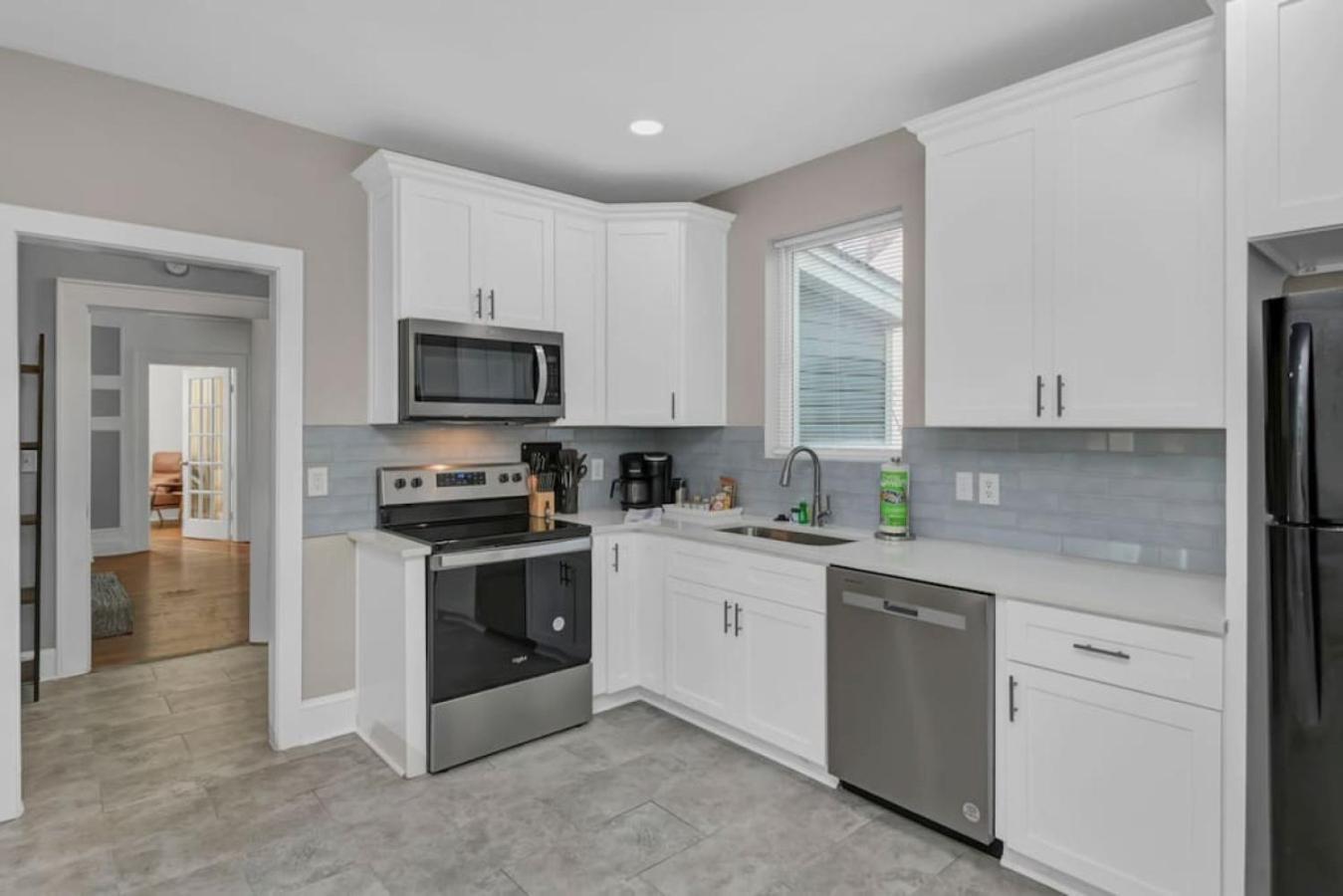 Spacious On Gervais - 4br Holiday home Columbia