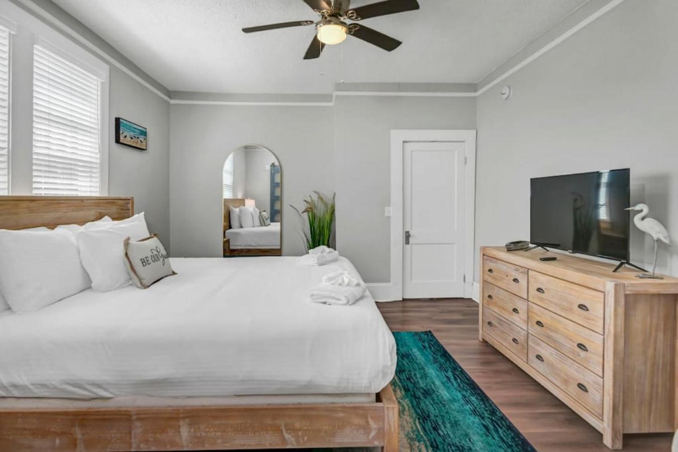 3br In Elmwood-near Usc *