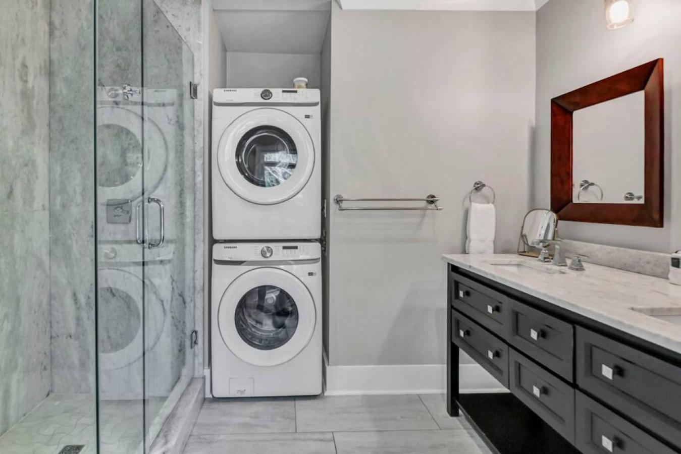 The Wren's Nest 1br 2ba * Columbia