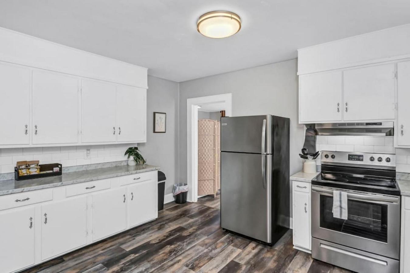 Revamped 3br Oasis - Forest Dr Holiday home