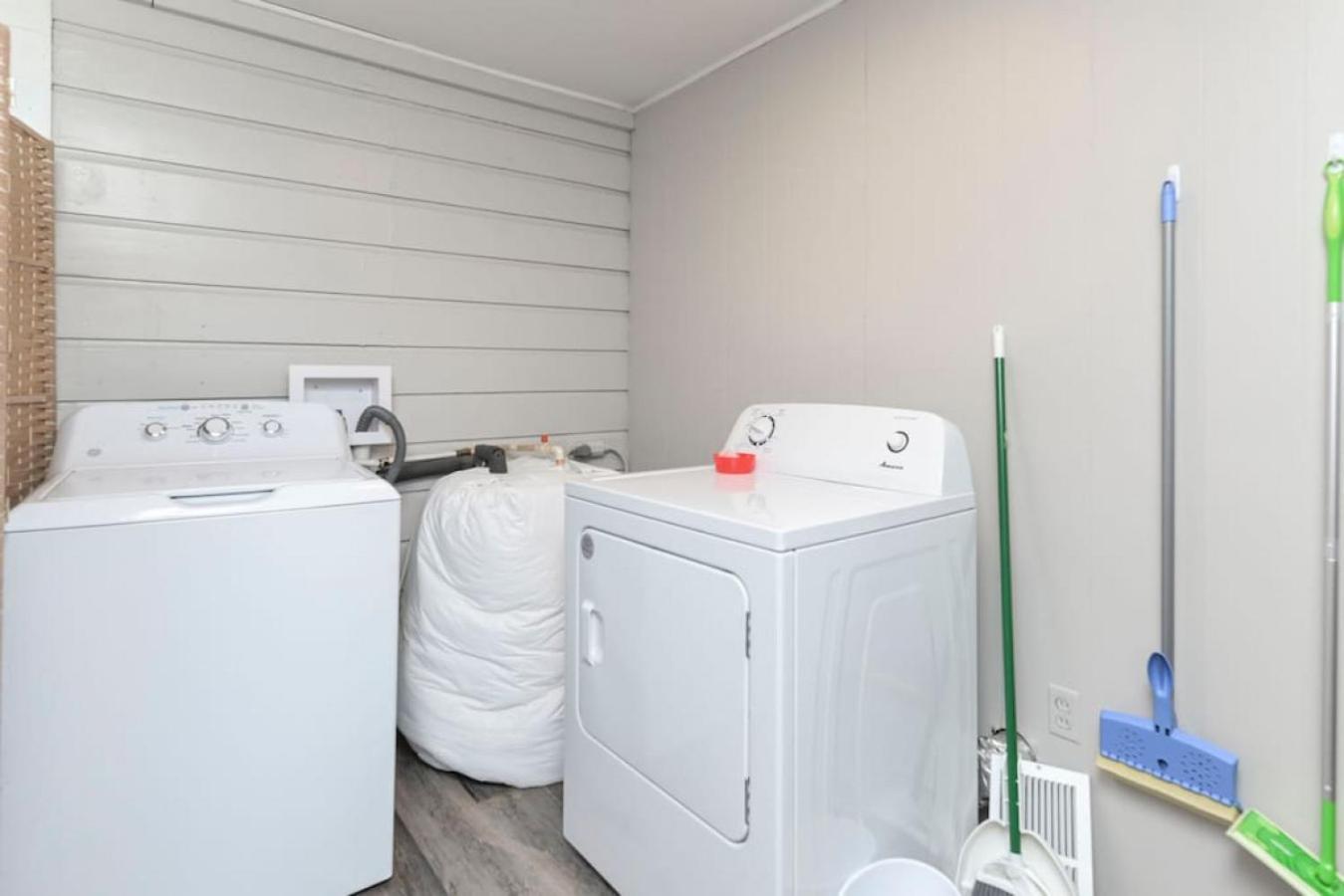 Revamped 3br Oasis - Forest Dr Holiday home *