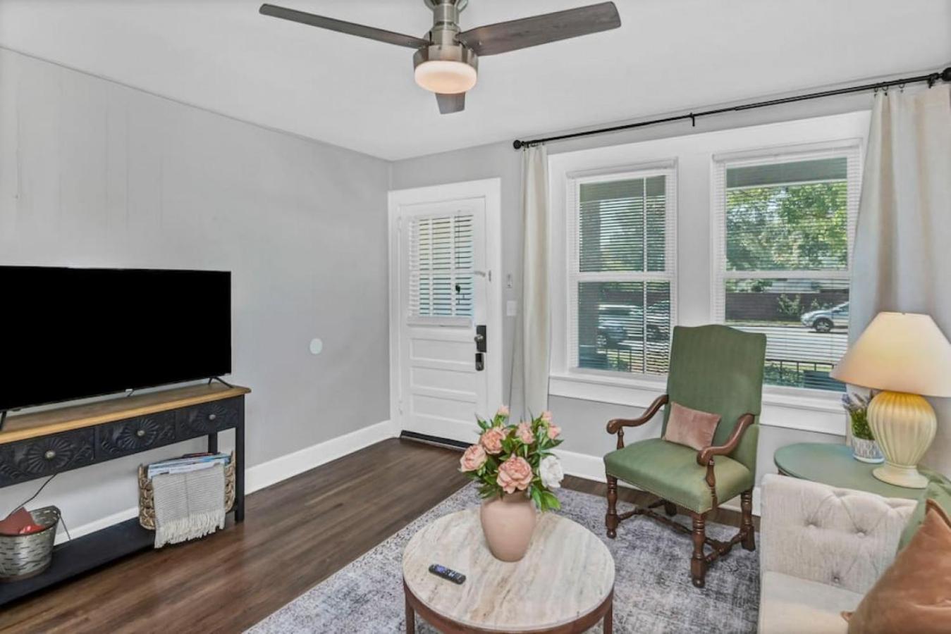 Revamped 3br Oasis - Forest Dr Holiday home