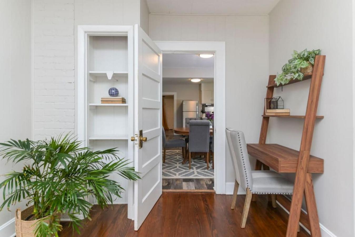 Revamped 3br Oasis - Forest Dr Columbia