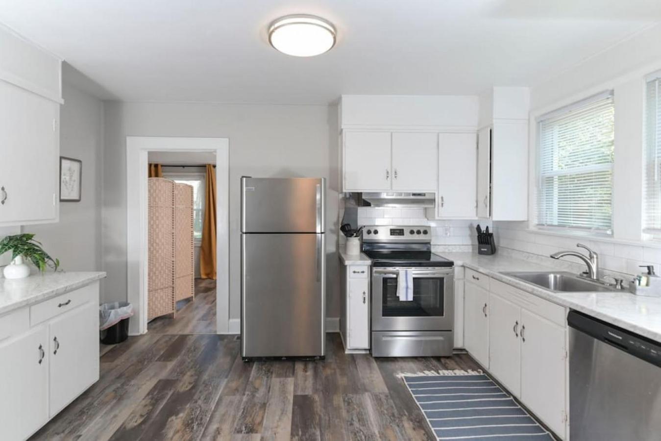 Revamped 3br Oasis - Forest Dr Holiday home