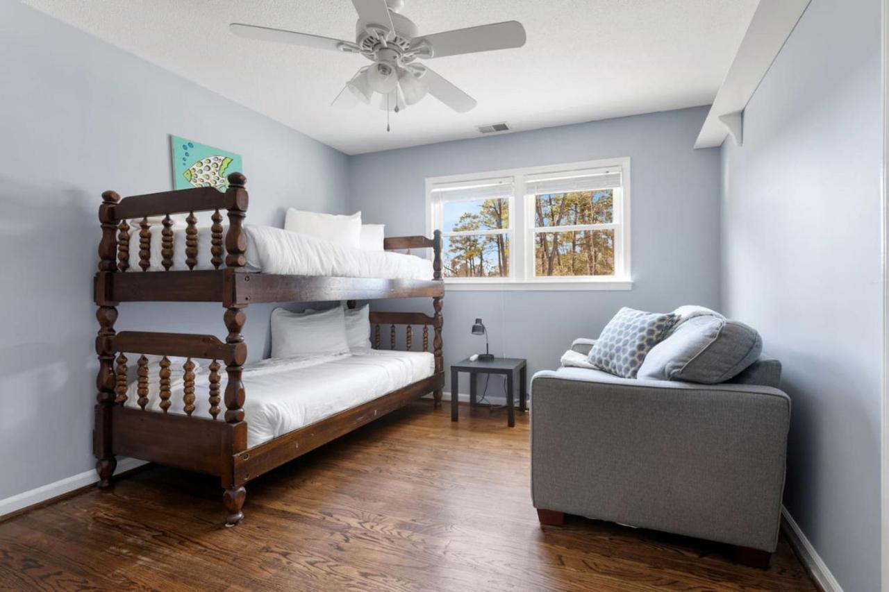 Spacious Oasis With Pool - 5br Holiday home