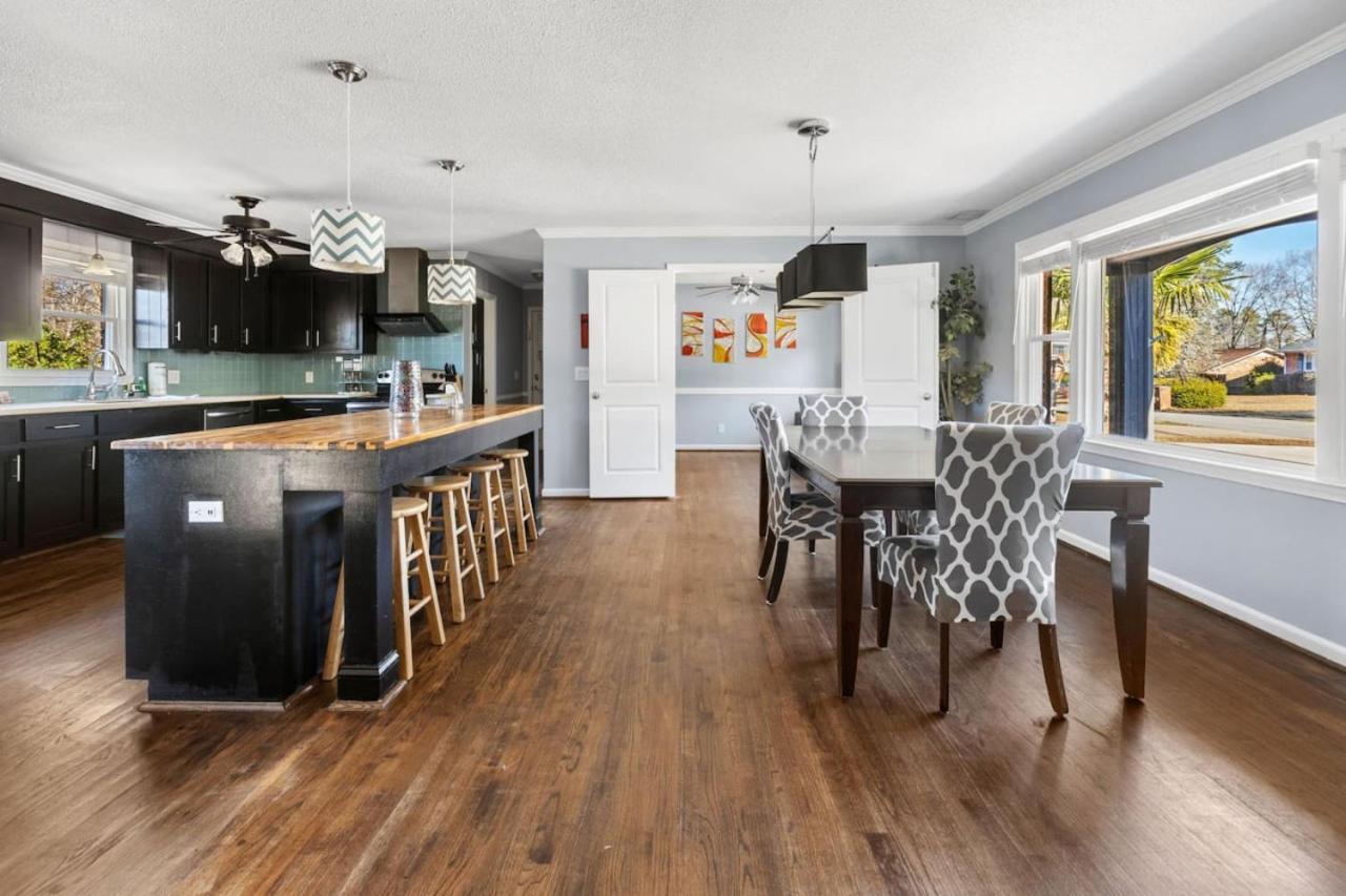 Spacious Oasis With Pool - 5br Holiday home