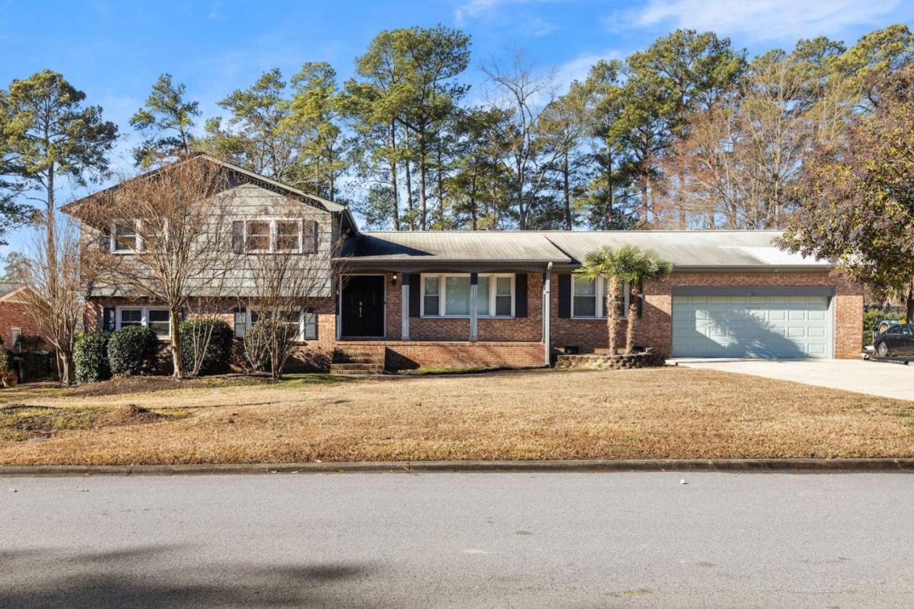Spacious Oasis With Pool - 5br *