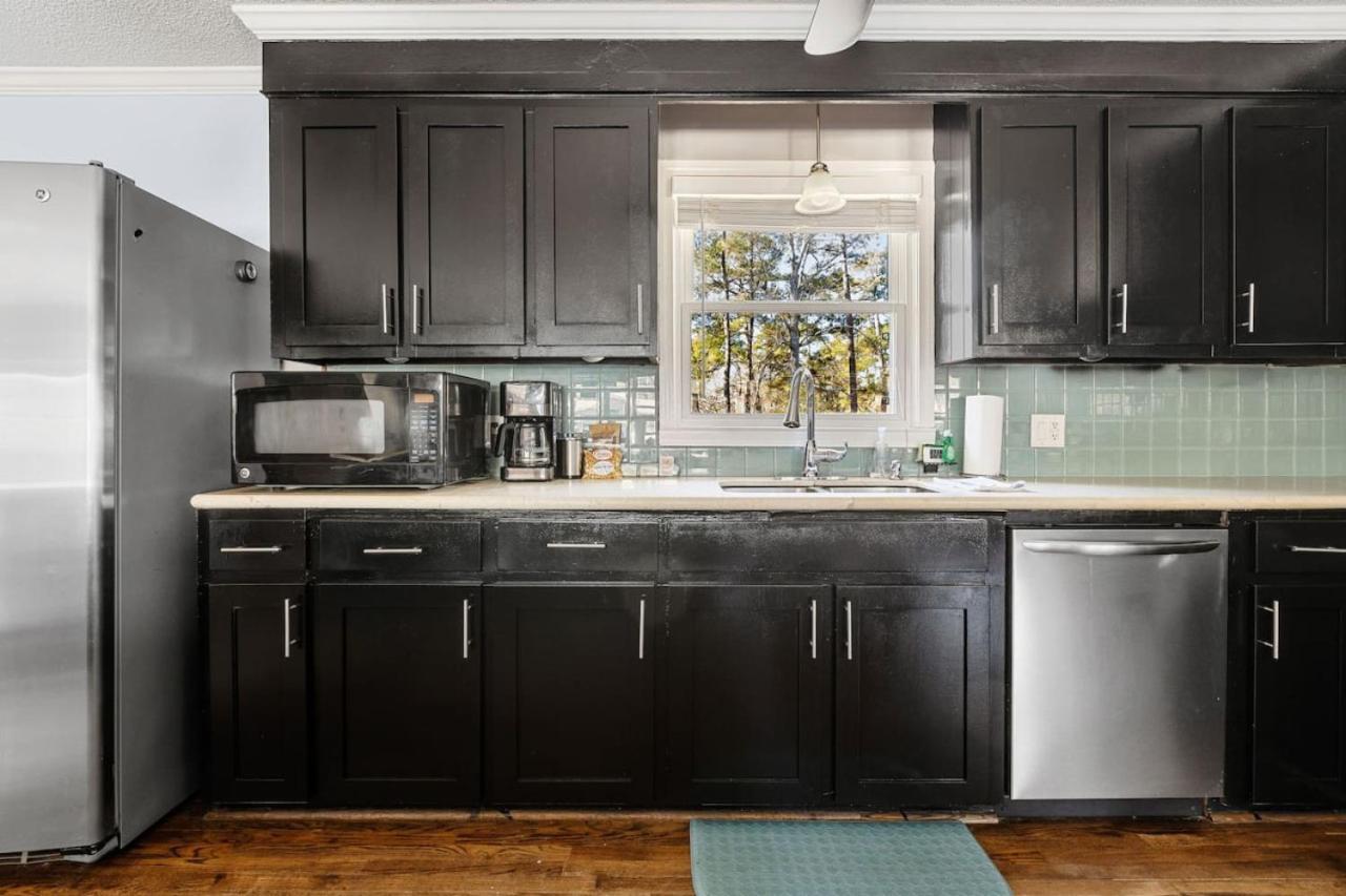 Spacious Oasis With Pool - 5br Holiday home