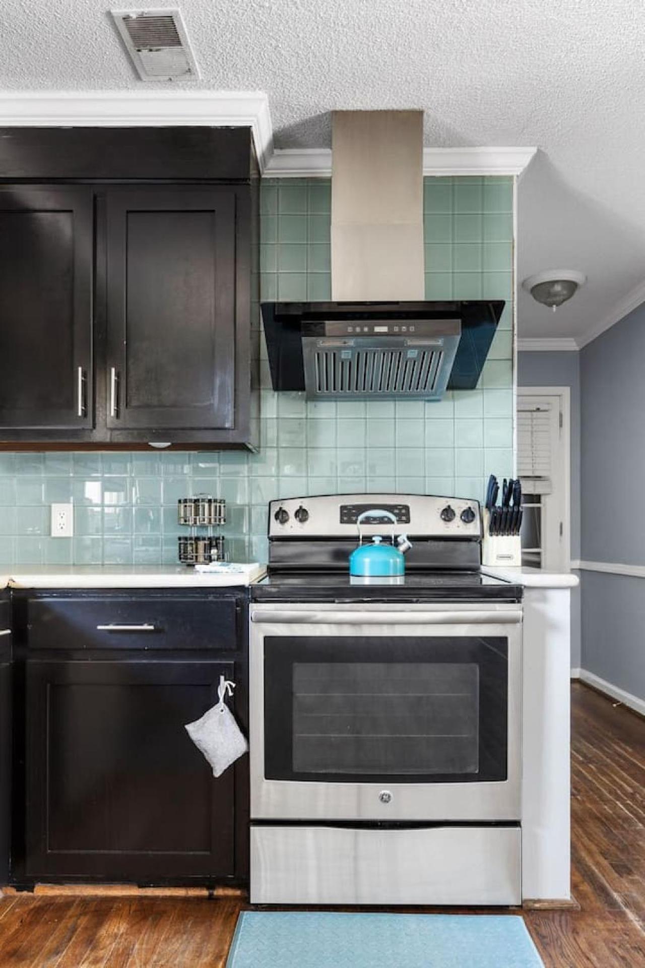 Spacious Oasis With Pool - 5br Holiday home