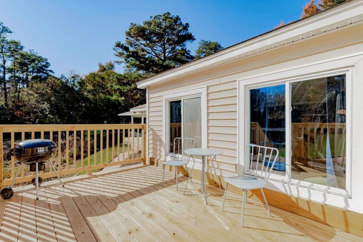 Holiday home Sweet Retreat-- Mins To Columbia